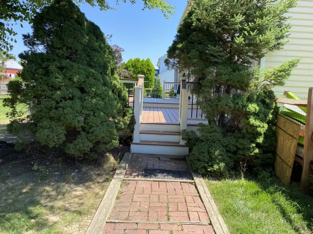 Side view of a multi-level deck with steps - Custom multi-level Deck builder and contractor Bucks & Montgomery County Pennsylvania